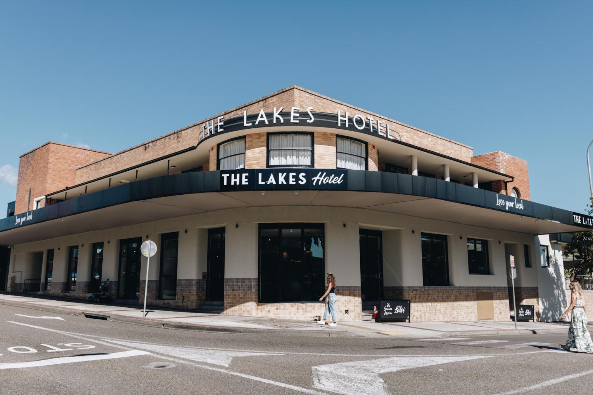 The Lakes Hotel Entrance Екстер'єр фото