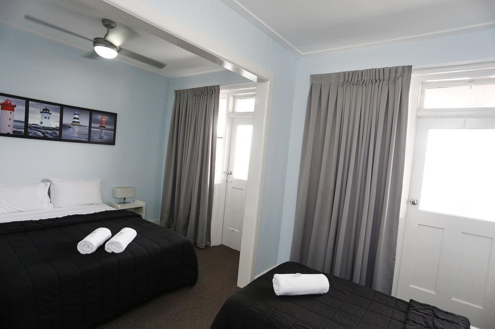 The Lakes Hotel Entrance Екстер'єр фото