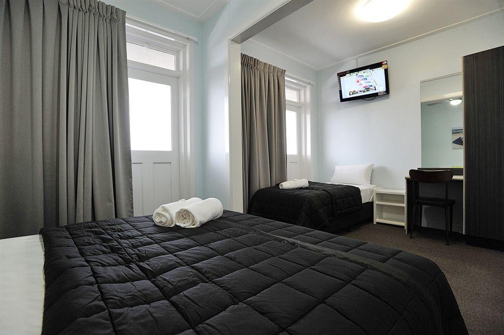 The Lakes Hotel Entrance Екстер'єр фото