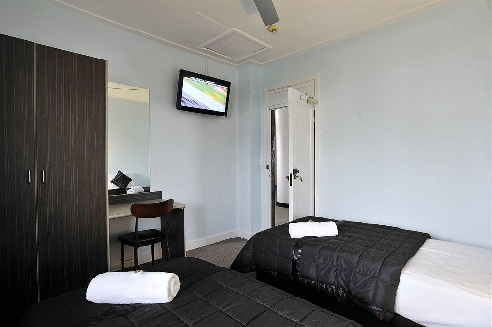 The Lakes Hotel Entrance Екстер'єр фото