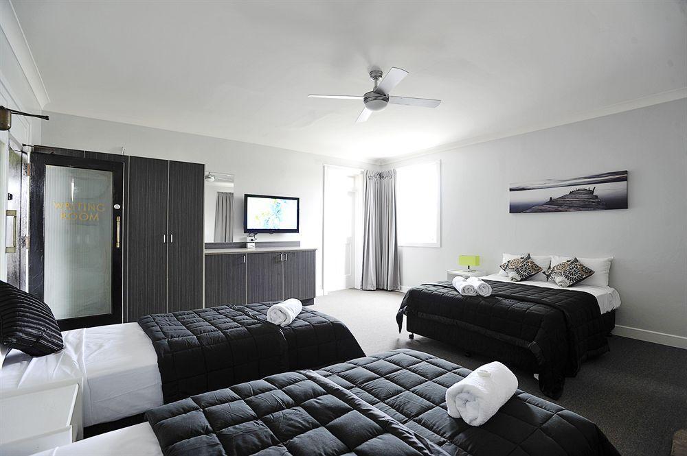The Lakes Hotel Entrance Екстер'єр фото