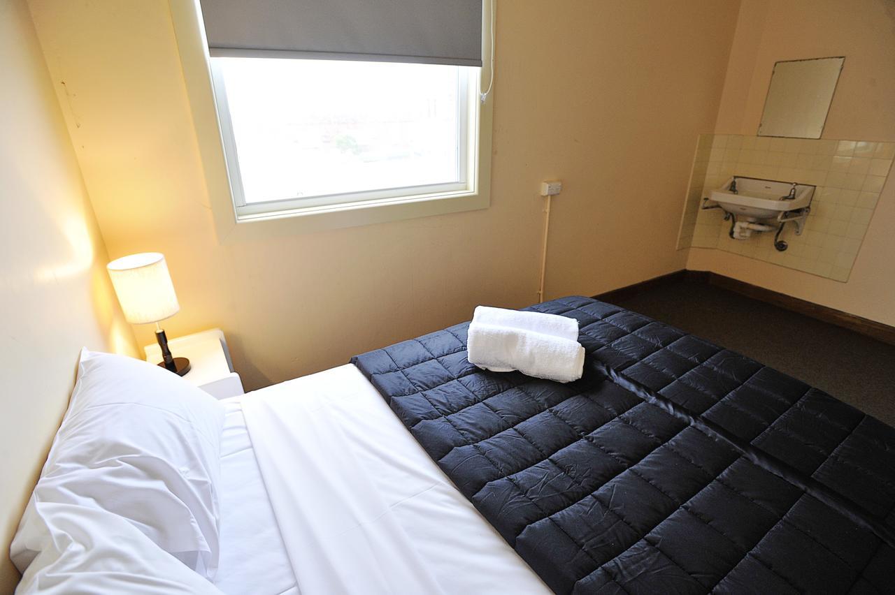 The Lakes Hotel Entrance Екстер'єр фото
